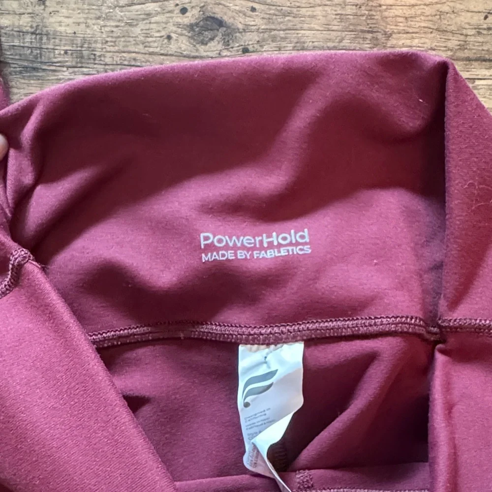 Fabletics Merlot Activewear Set - Picture 6 of 8
